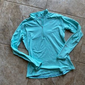Nike pullover drifit size M